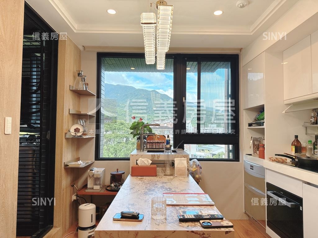 開闊山景精美兩房房屋室內格局與周邊環境