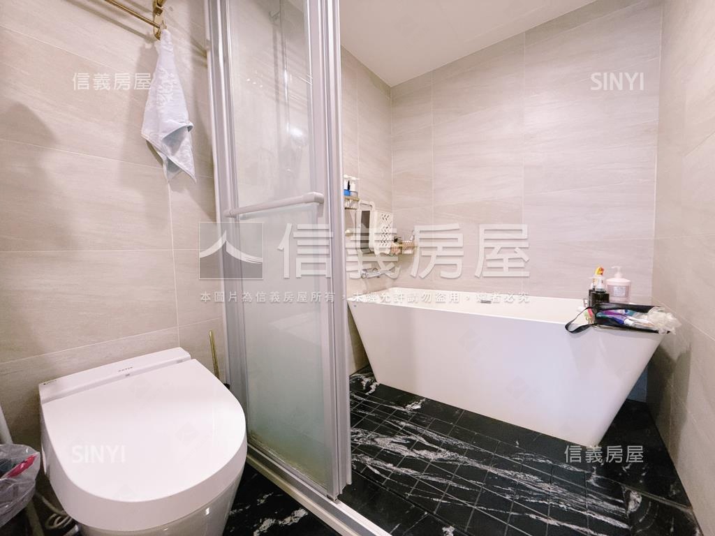 開闊山景精美兩房房屋室內格局與周邊環境