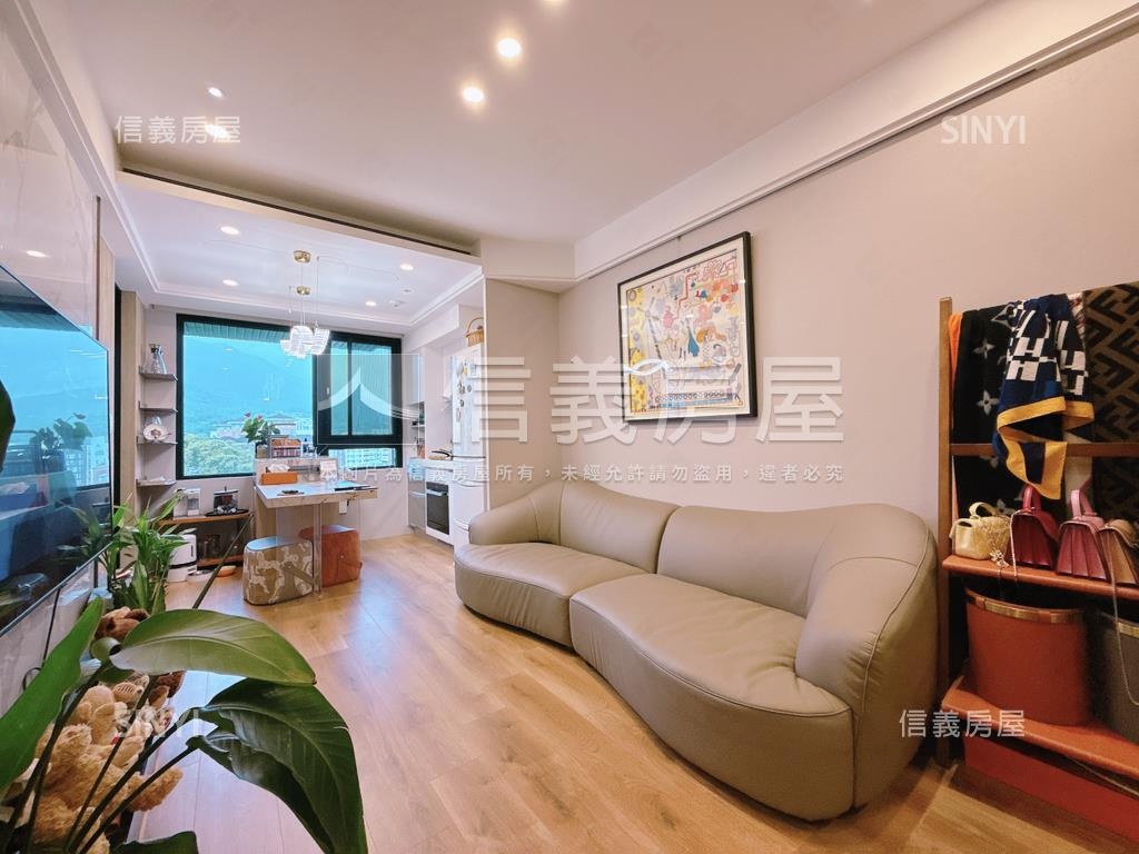 開闊山景精美兩房房屋室內格局與周邊環境