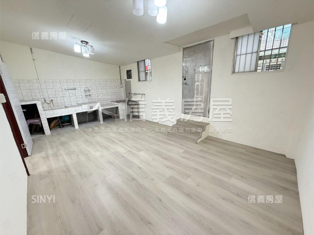 龍昌路前後臨路透天房屋室內格局與周邊環境