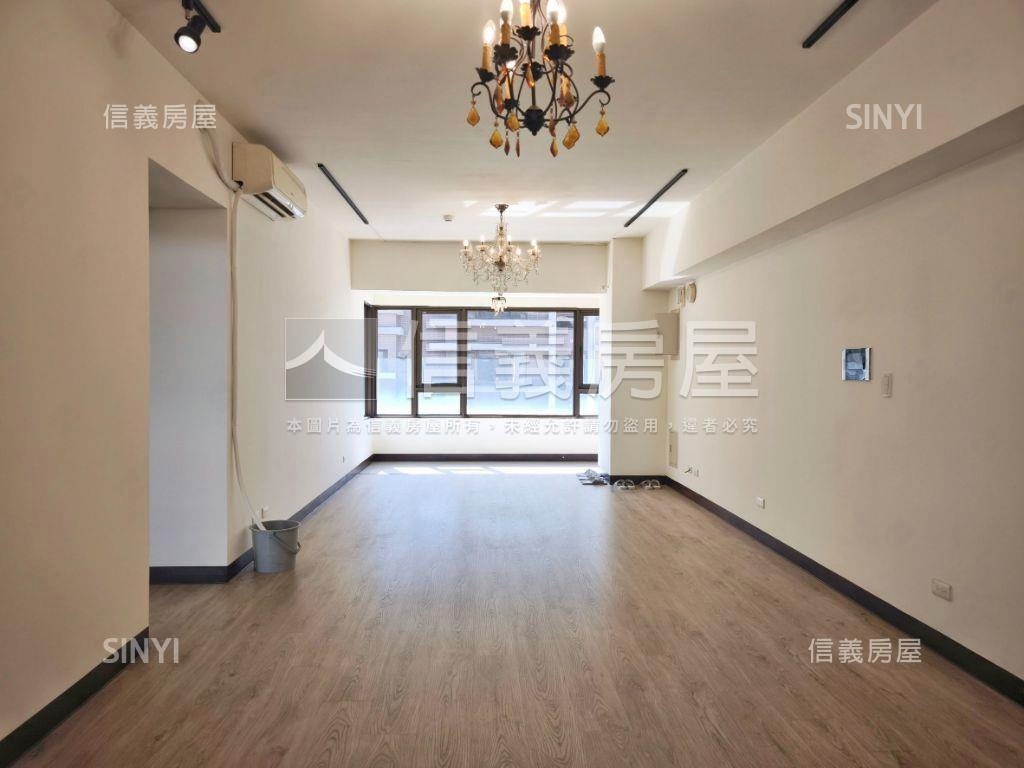 Ａ１８樺龍三房中高樓層房屋室內格局與周邊環境