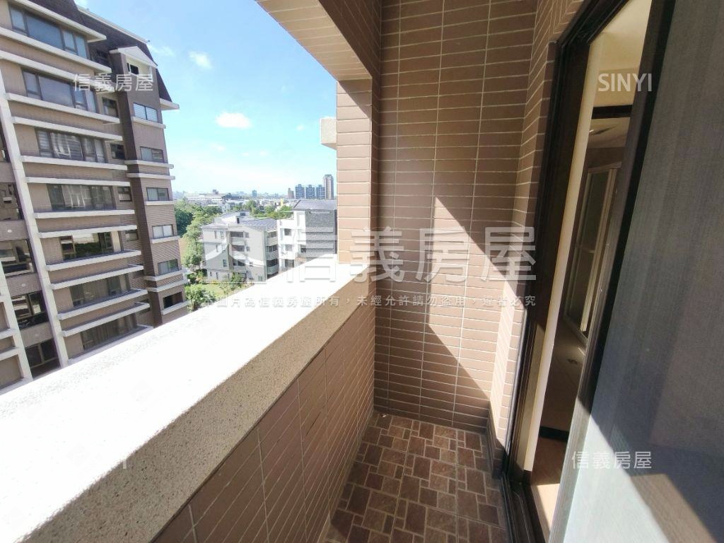 Ａ１８樺龍三房中高樓層房屋室內格局與周邊環境