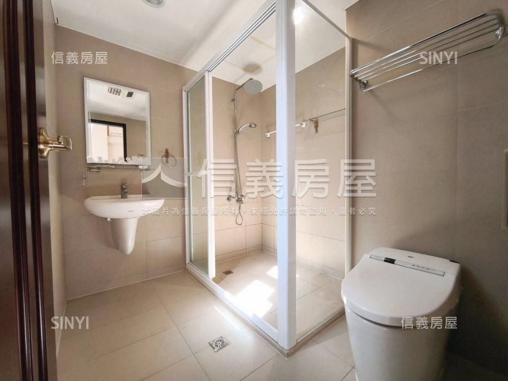 Ａ１８樺龍三房中高樓層房屋室內格局與周邊環境