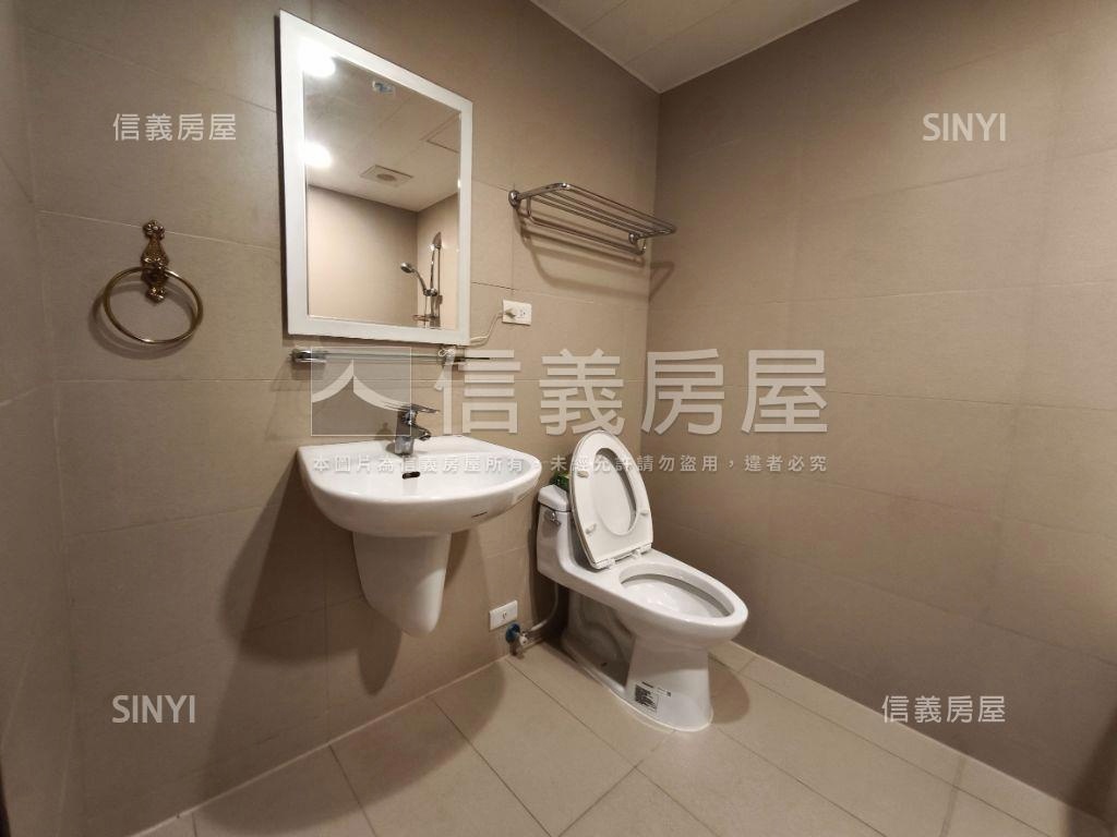 Ａ１８樺龍三房中高樓層房屋室內格局與周邊環境