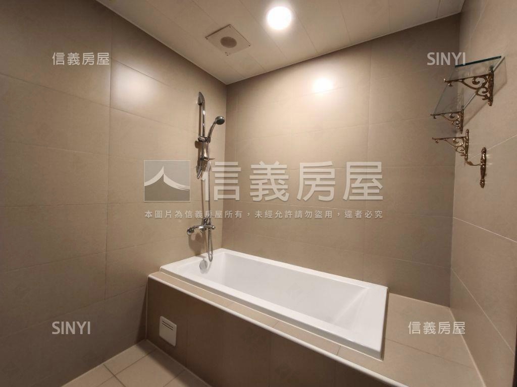 Ａ１８樺龍三房中高樓層房屋室內格局與周邊環境