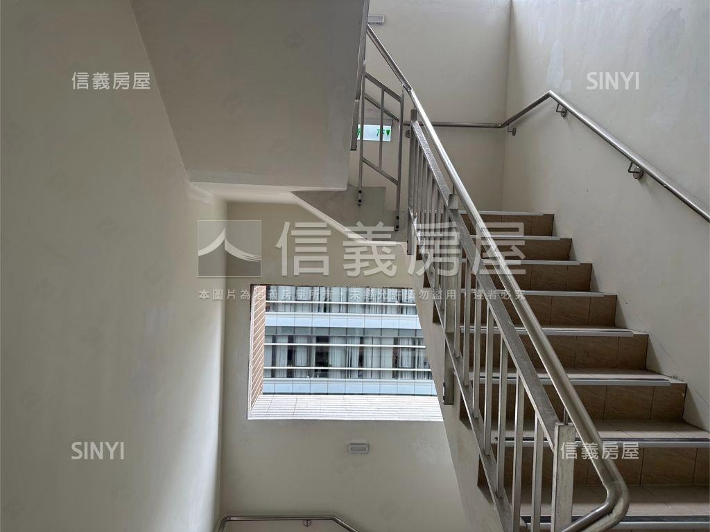 捷運南京光北七樓辦公房屋室內格局與周邊環境