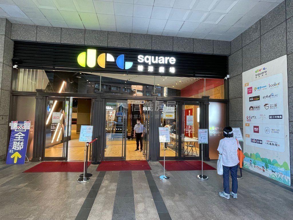 新店捷運站大三房有車位房屋室內格局與周邊環境