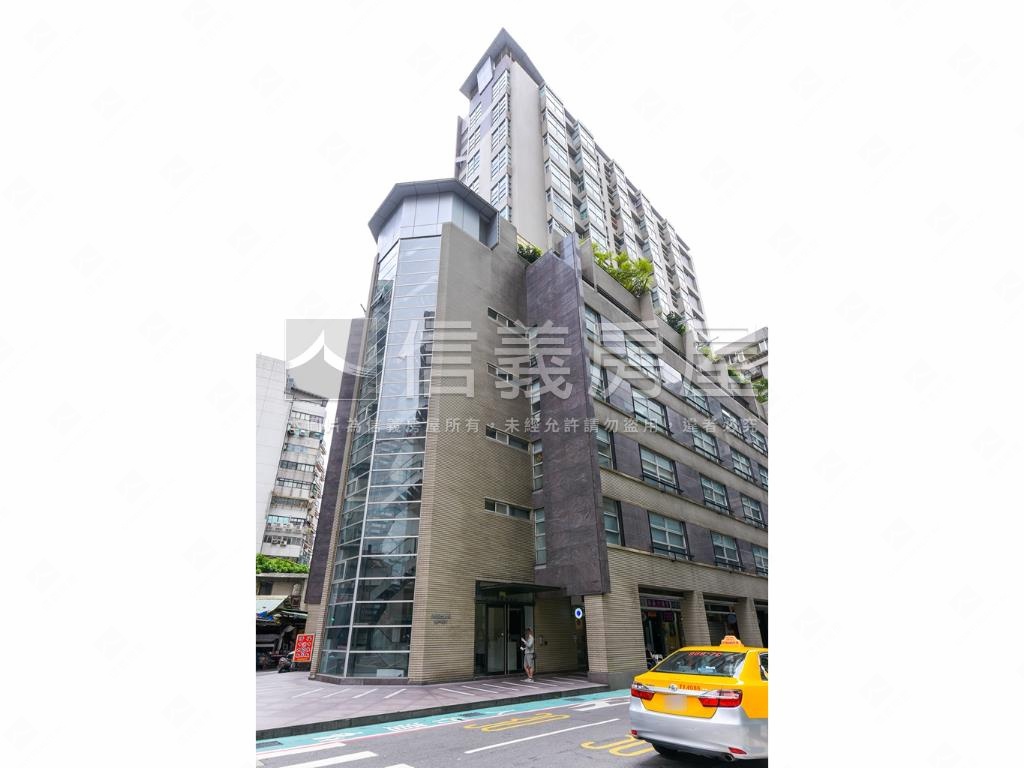 信義世貿高樓附車位房屋室內格局與周邊環境