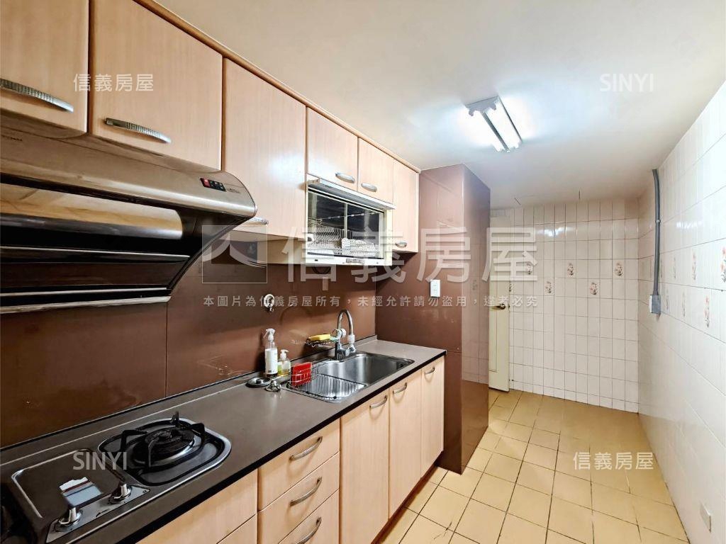 大公園華廈邊間四房房屋室內格局與周邊環境