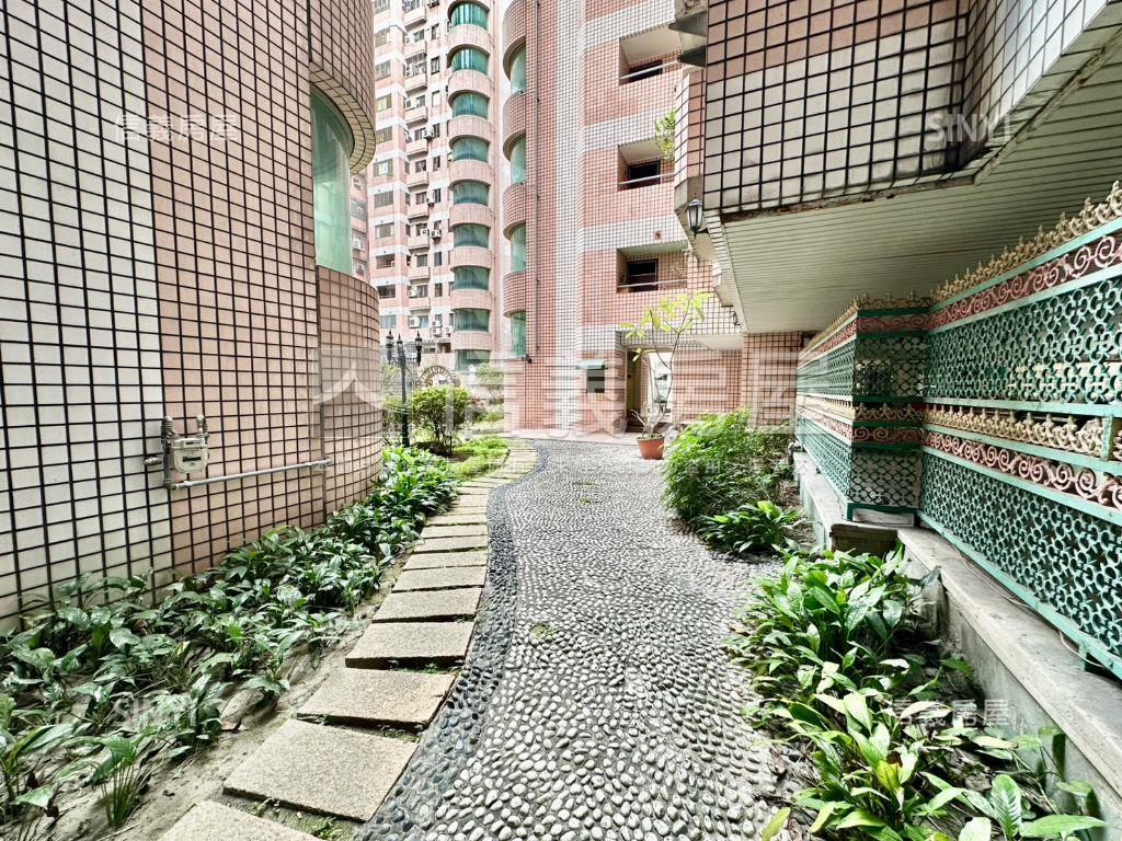 大業國中旁三房車位房屋室內格局與周邊環境