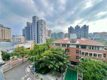 高鐵京站平車精品露臺戶