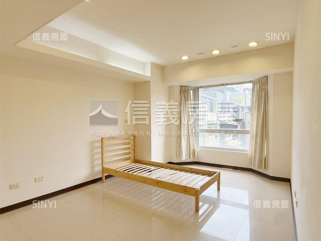 合康三房＋Ｂ２坡平車位房屋室內格局與周邊環境