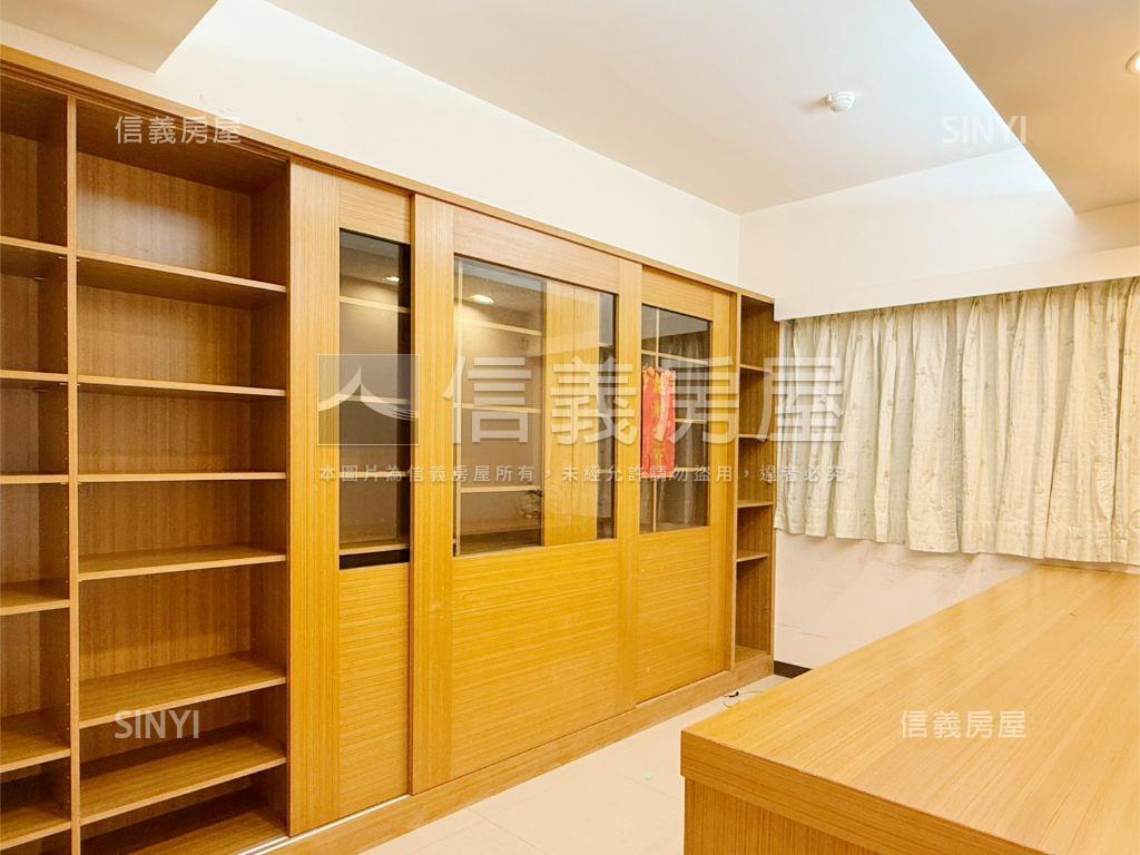 合康三房＋Ｂ２坡平車位房屋室內格局與周邊環境