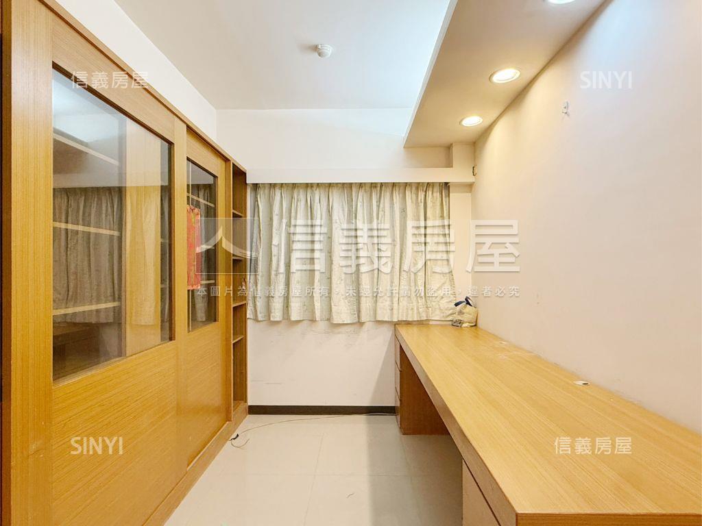 合康三房＋Ｂ２坡平車位房屋室內格局與周邊環境