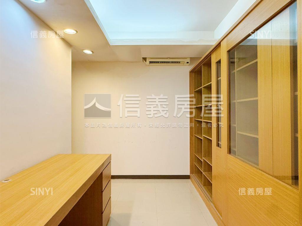 合康三房＋Ｂ２坡平車位房屋室內格局與周邊環境