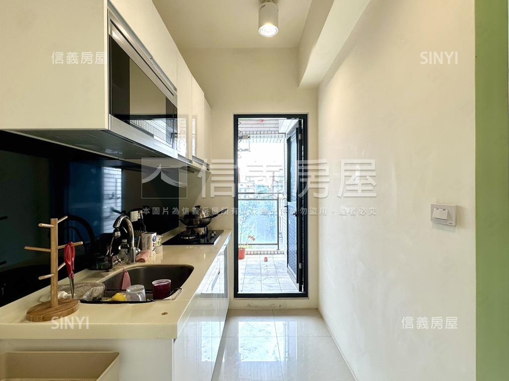 捷運站旁神奇的兩房平車房屋室內格局與周邊環境