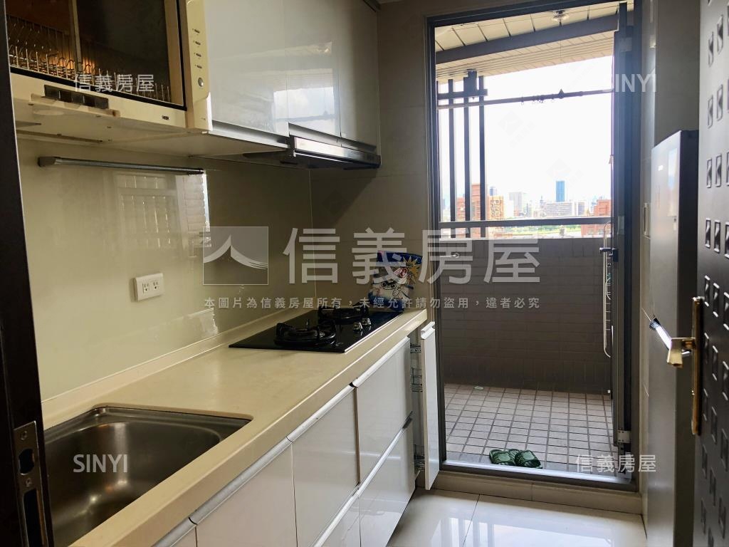 專任美麗臺北觀景屋房屋室內格局與周邊環境