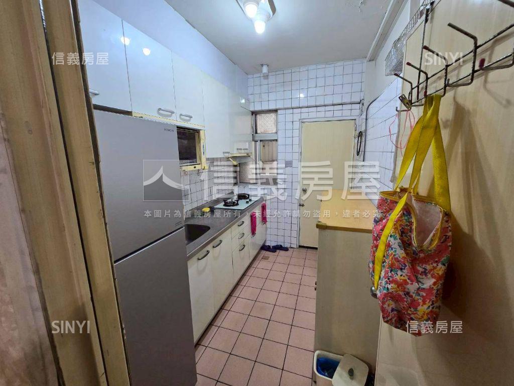 莒光邊間原格局電梯三房房屋室內格局與周邊環境