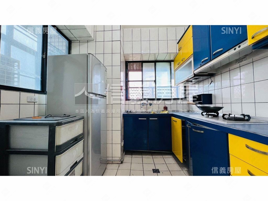 急售南區近火車站大三房房屋室內格局與周邊環境