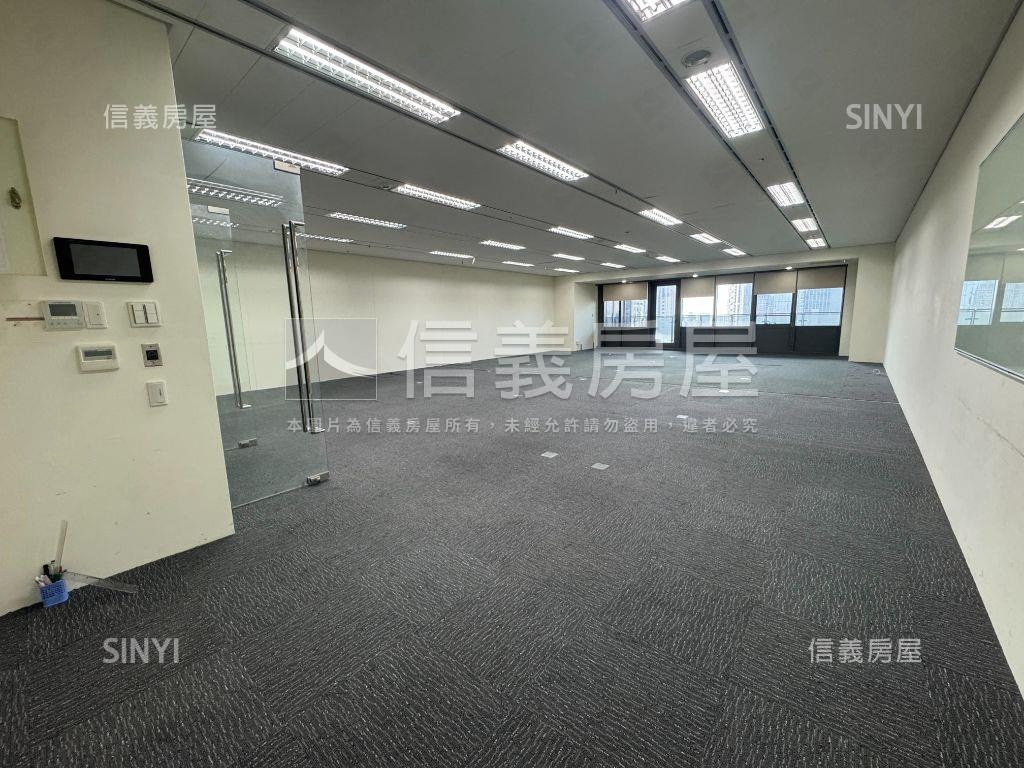 鼎盛ＢＨＷ商辦視野雙車位房屋室內格局與周邊環境