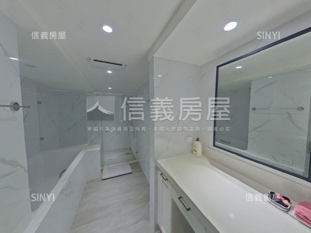 仁愛傳世１０１極景名邸房屋室內格局與周邊環境