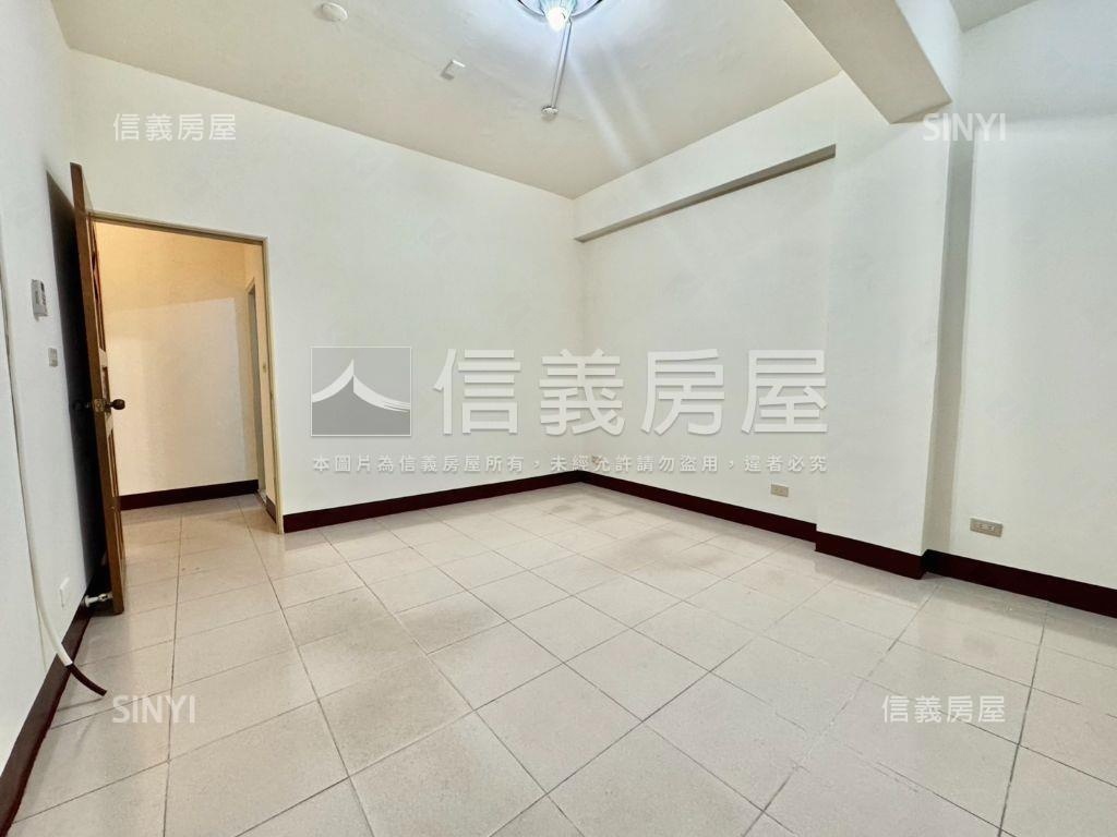中正稀有方正公寓１樓房屋室內格局與周邊環境