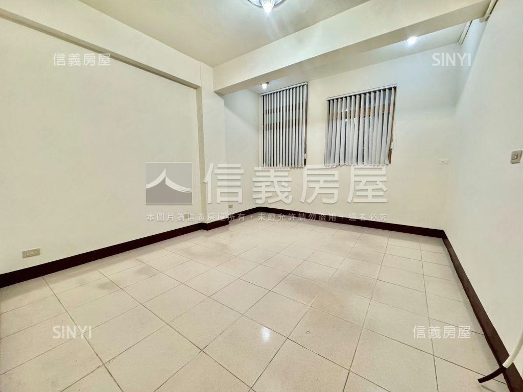 中正稀有方正公寓１樓房屋室內格局與周邊環境