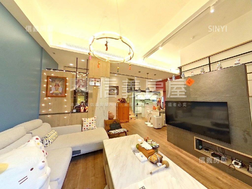 專任山水挑高邊間精美宅房屋室內格局與周邊環境