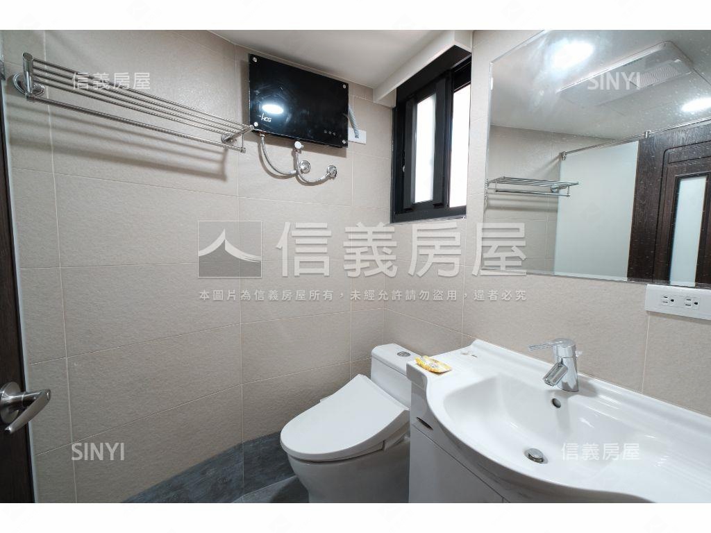 北屯輕屋齡電梯兩房附車位房屋室內格局與周邊環境