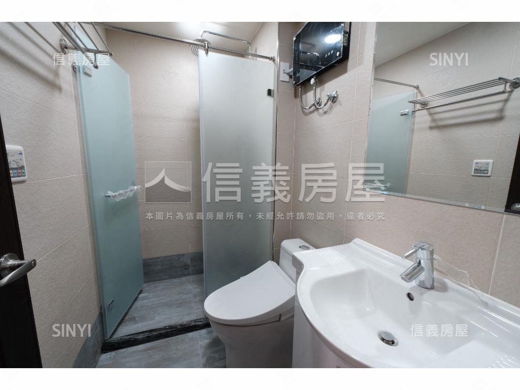 北屯輕屋齡電梯兩房附車位房屋室內格局與周邊環境