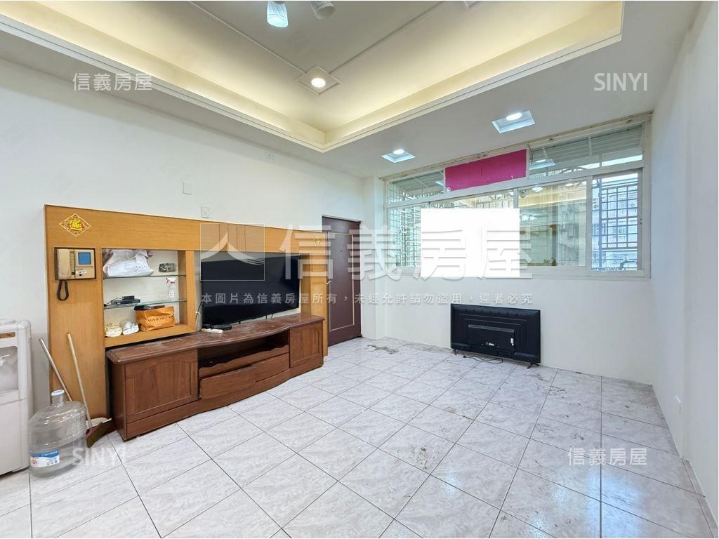 喜從天降挑高大空間房屋室內格局與周邊環境