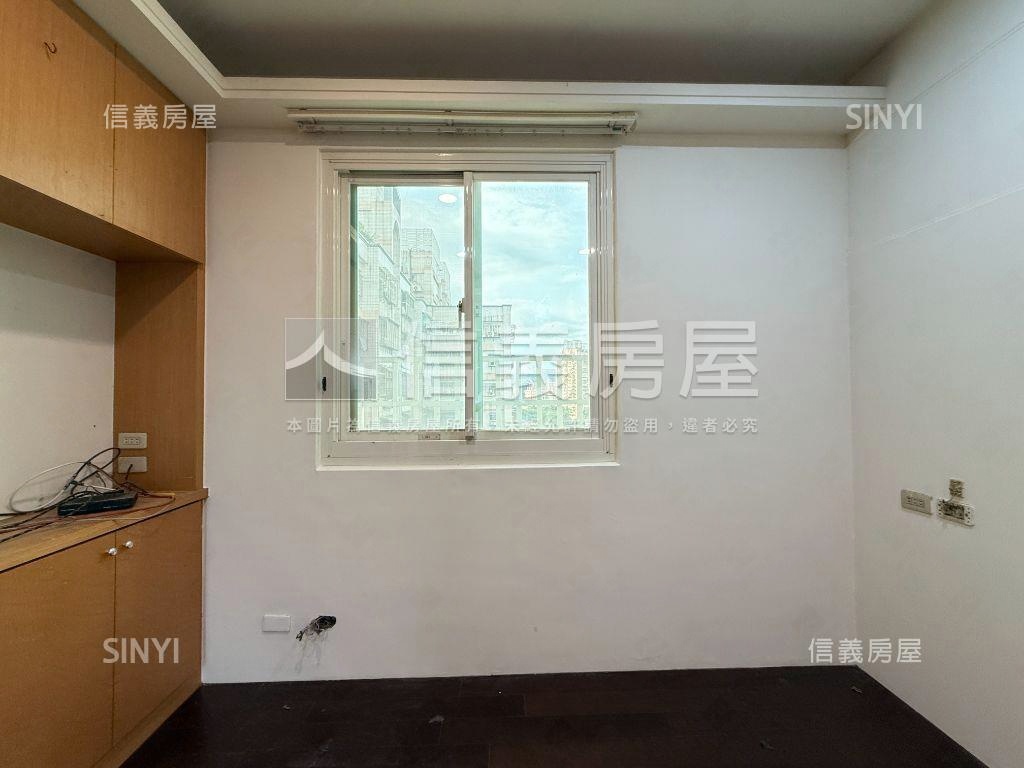 喜從天降挑高大空間房屋室內格局與周邊環境