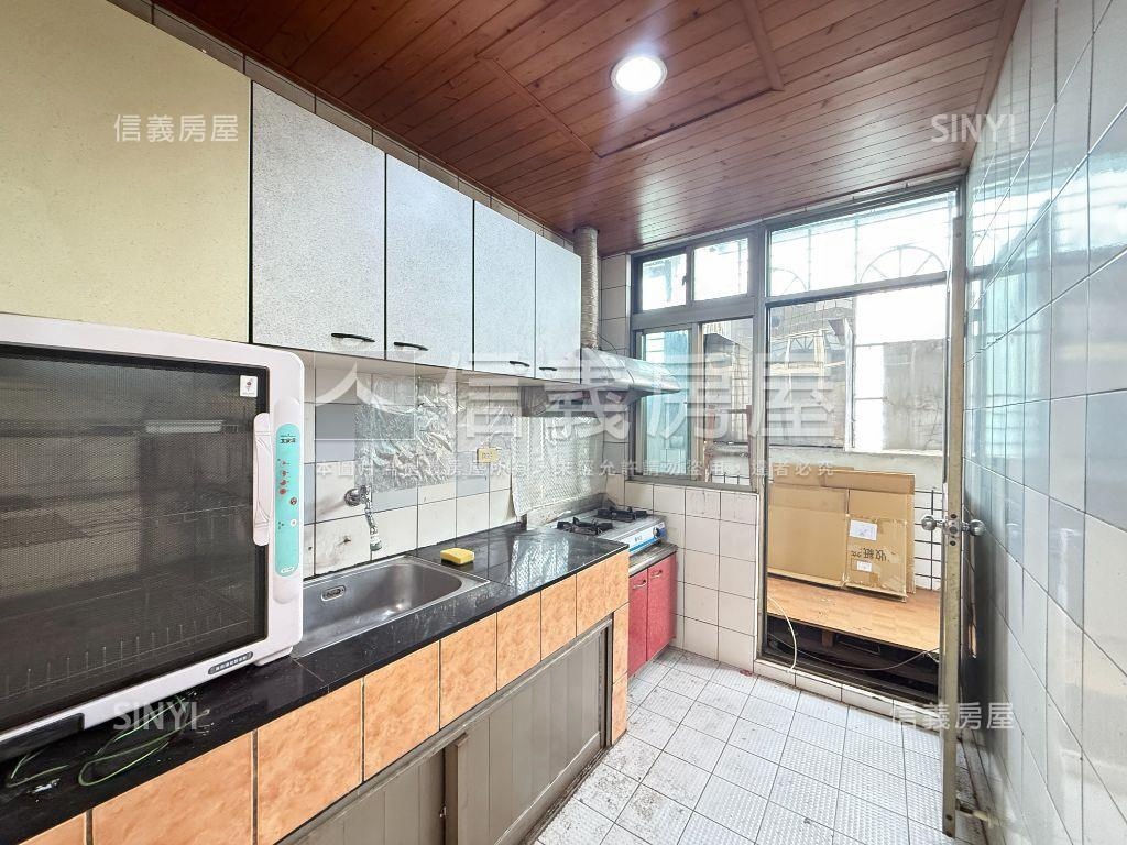 喜從天降挑高大空間房屋室內格局與周邊環境