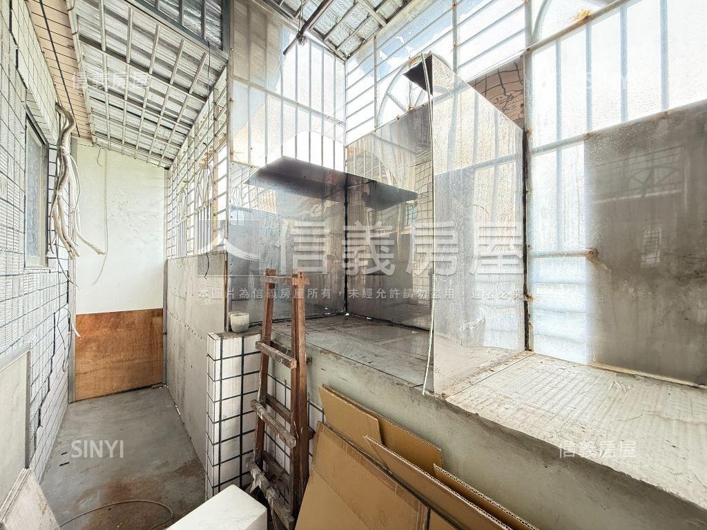 喜從天降挑高大空間房屋室內格局與周邊環境