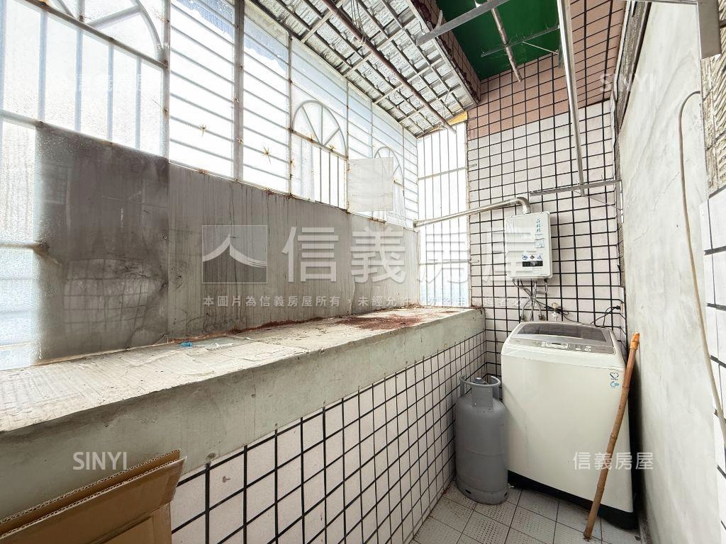 喜從天降挑高大空間房屋室內格局與周邊環境