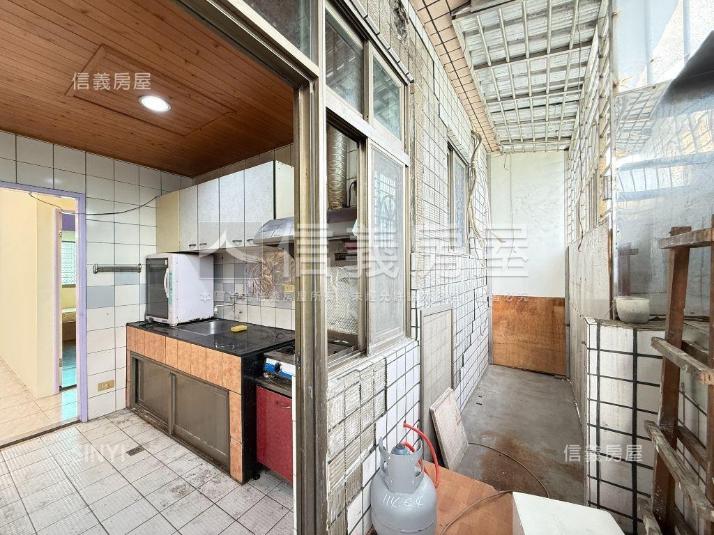 喜從天降挑高大空間房屋室內格局與周邊環境