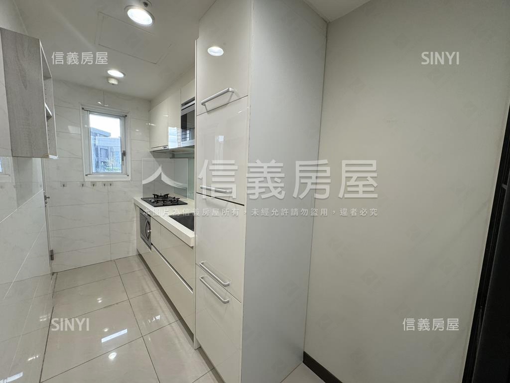 璀璨精美裝潢三房車位房屋室內格局與周邊環境