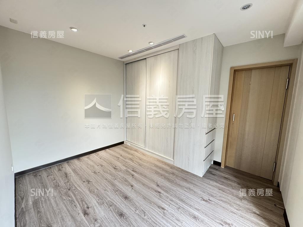 璀璨精美裝潢三房車位房屋室內格局與周邊環境