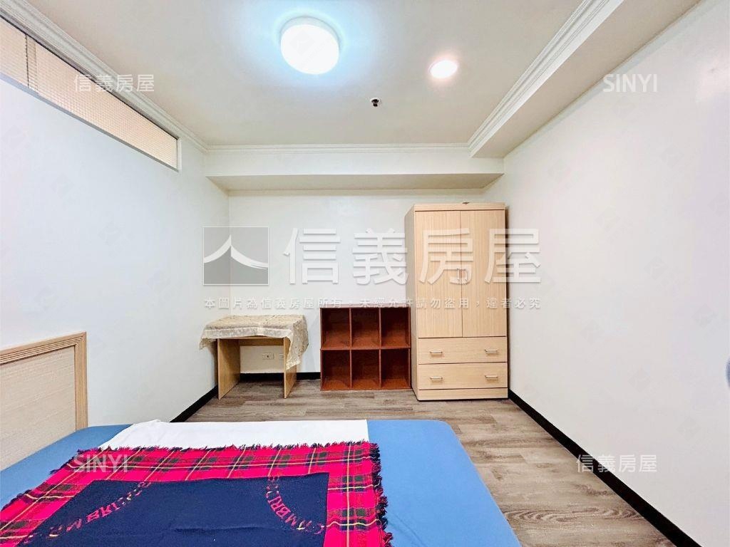 浪漫凡爾賽兩房車位房屋室內格局與周邊環境