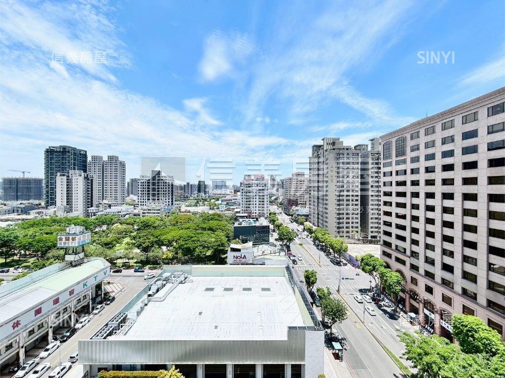 浪漫凡爾賽兩房車位房屋室內格局與周邊環境