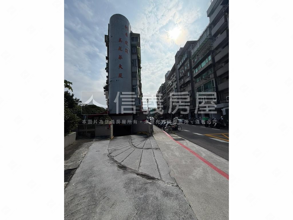 美麗華獨立產權坡平車位房屋室內格局與周邊環境