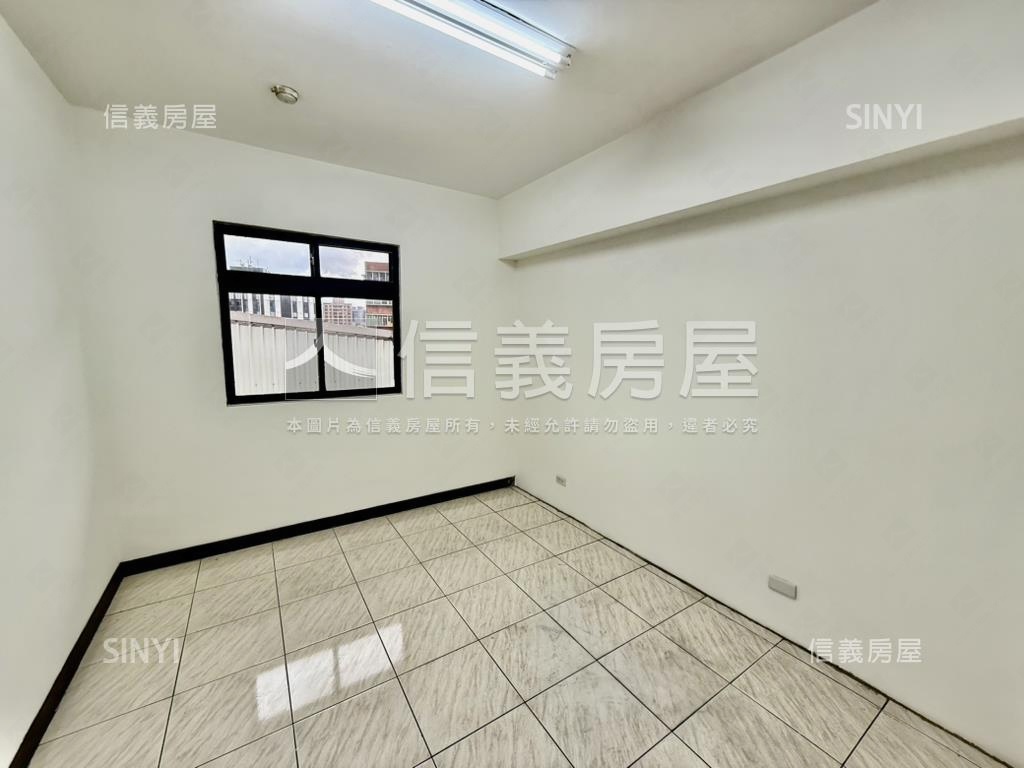 高樓方正採光電梯３房房屋室內格局與周邊環境