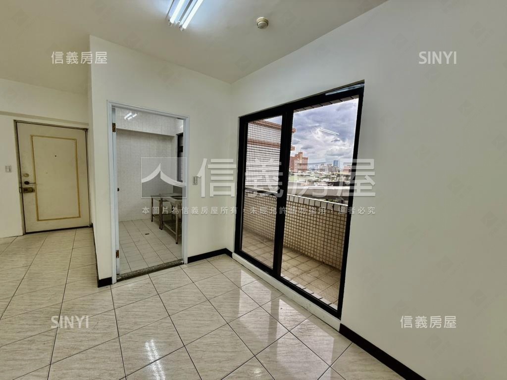 高樓方正採光電梯３房房屋室內格局與周邊環境