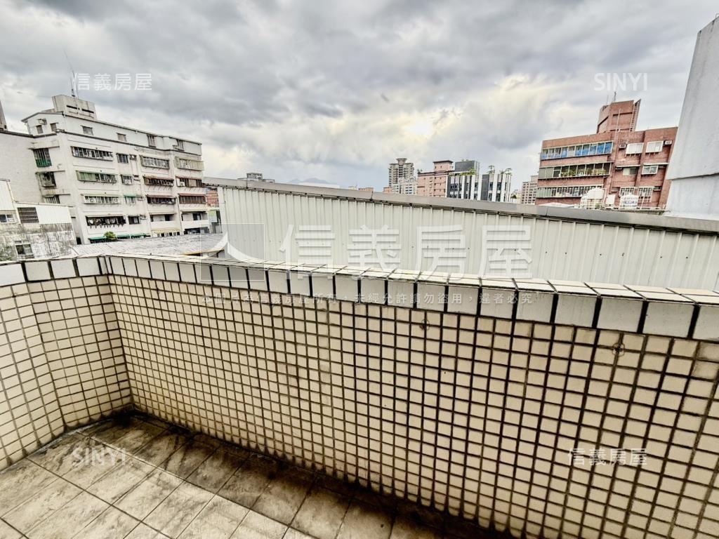 高樓方正採光電梯３房房屋室內格局與周邊環境