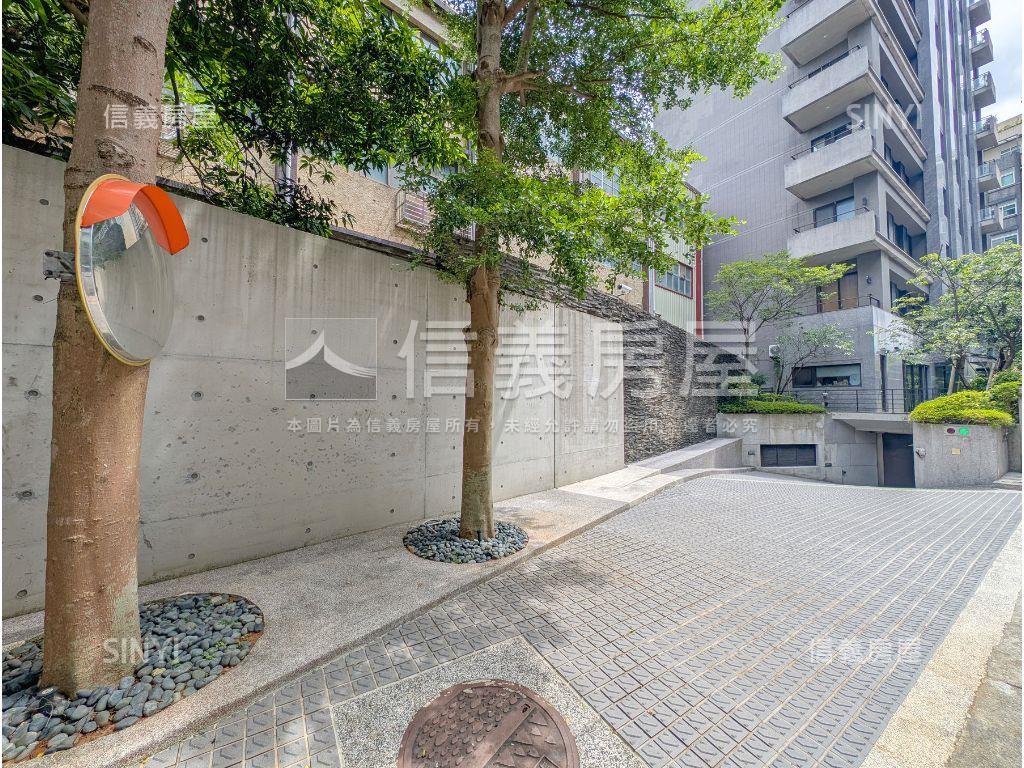 長耀豁達稀有達仁區四房車房屋室內格局與周邊環境