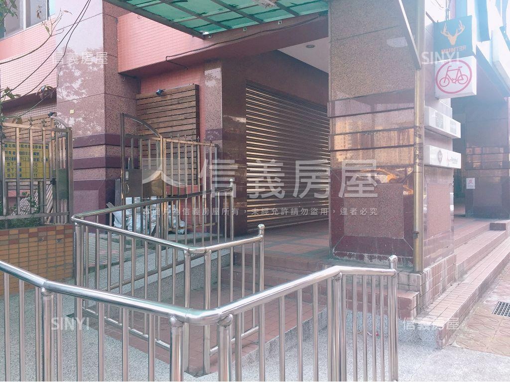 正面公園高樓三房三衛車位房屋室內格局與周邊環境