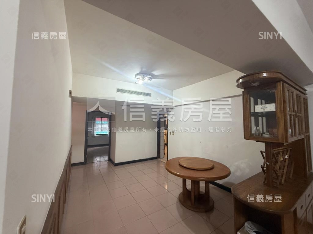 可看仁愛林蔭帝景天廈名邸房屋室內格局與周邊環境