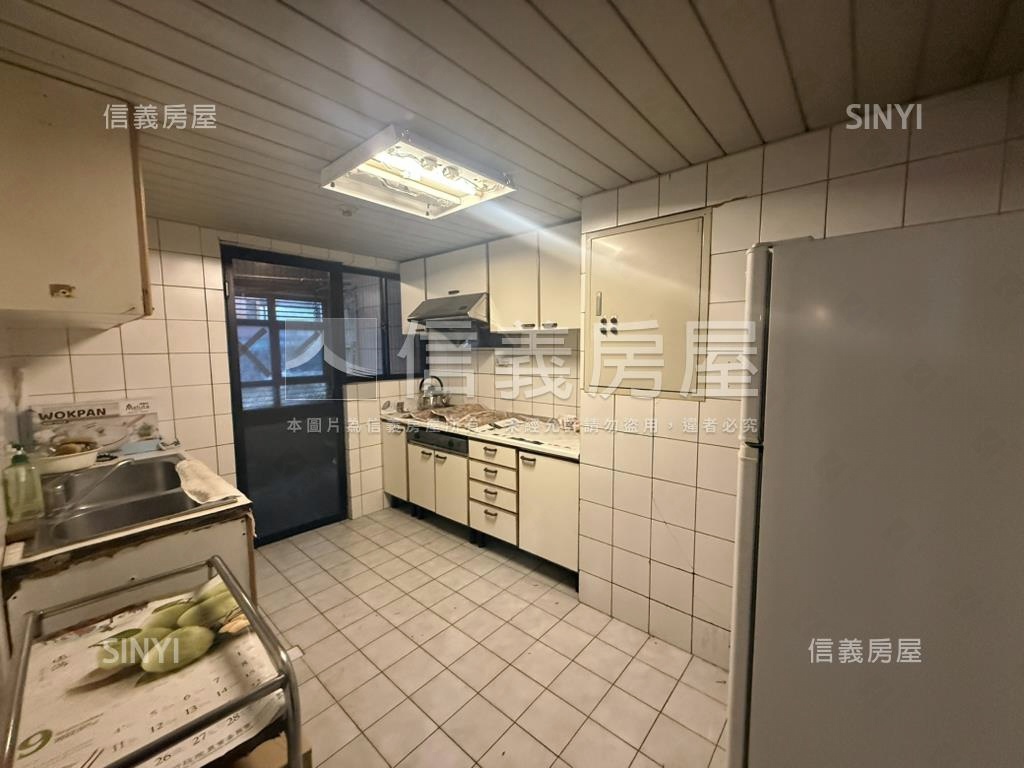 可看仁愛林蔭帝景天廈名邸房屋室內格局與周邊環境