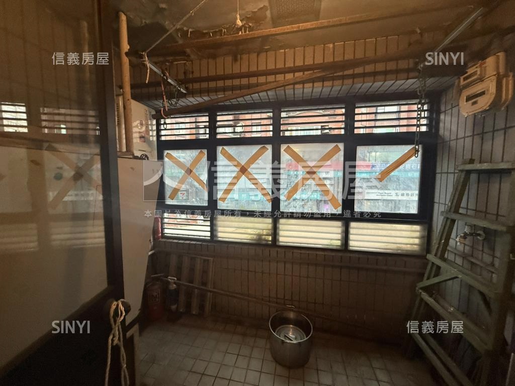 可看仁愛林蔭帝景天廈名邸房屋室內格局與周邊環境