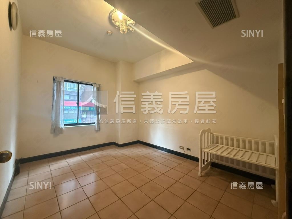 可看仁愛林蔭帝景天廈名邸房屋室內格局與周邊環境